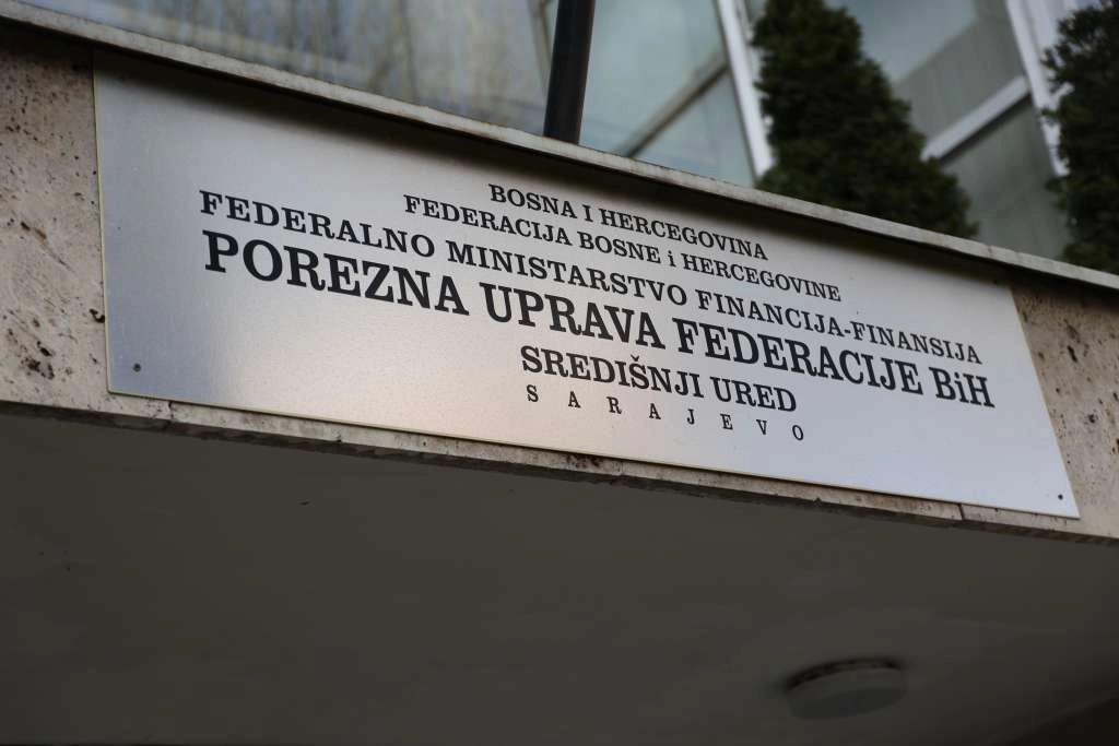 Porezna uprava Federacije BiH u tri kantona otkrila 15 neprijavljenih radnika